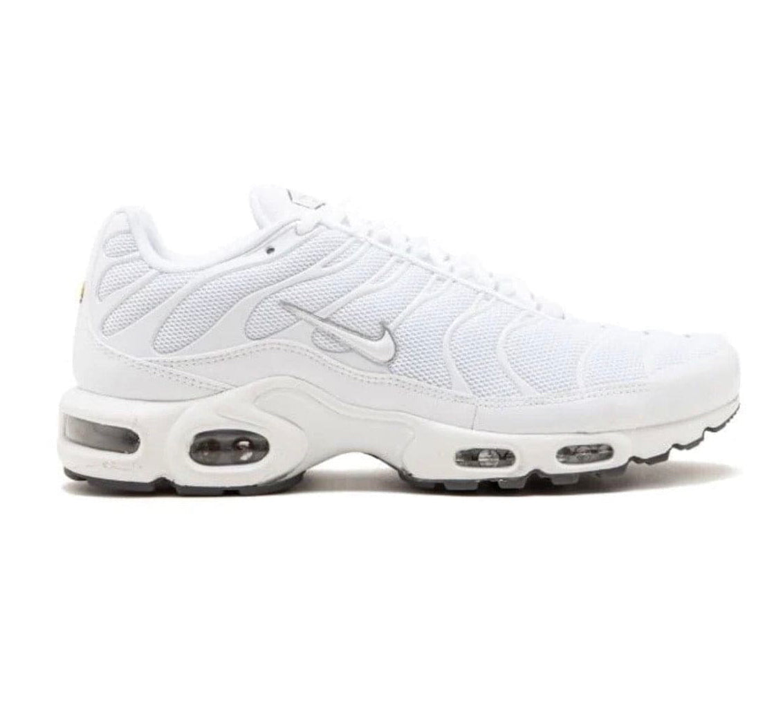 NIKE AIR MAX PLUS "TRIPLE WHITE"