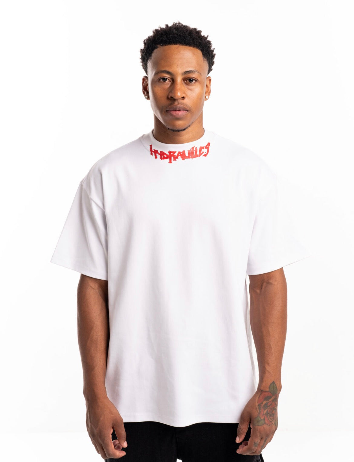 HYDRAULICS OVERSIZED RED GOTHIC NECK TEE WHITE